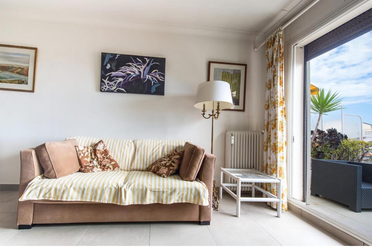 Apartamento Fleurs De Nice Furnished Flat Exterior foto
