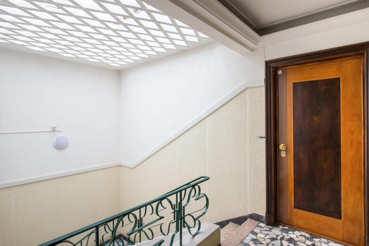 Apartamento Fleurs De Nice Furnished Flat Exterior foto