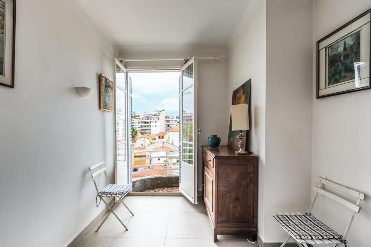 Apartamento Fleurs De Nice Furnished Flat Exterior foto